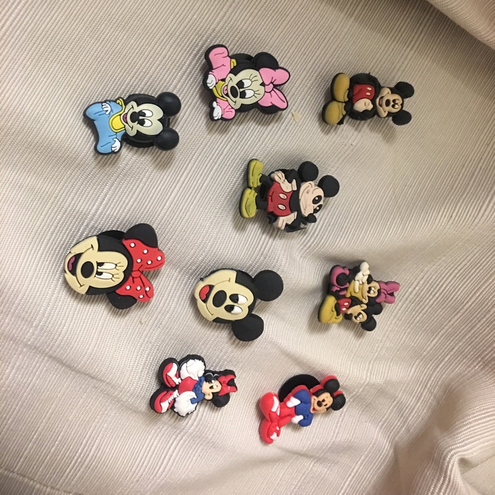 Lot of 32 Crocs Jibbetz- super cute characters